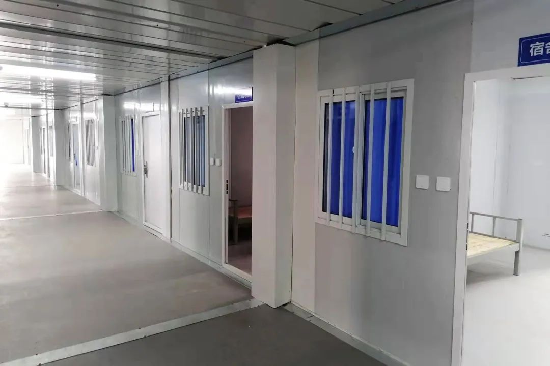 疫情就是命令,洁净板材厂家宏鑫源紧急驰援多地方舱医院建设(图3) 疫情就是命令,洁净板材厂家宏鑫源紧急驰援多地方舱医院建设(图3)