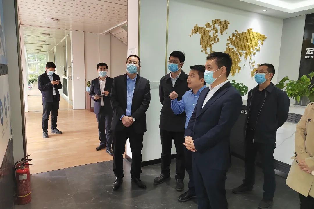 重庆市永川区委常委、副区长宋文到访净化彩钢夹芯板厂家宏鑫源重庆金诺公司调研工作(图1) 重庆市永川区委常委、副区长宋文到访净化彩钢夹芯板厂家宏鑫源重庆金诺公司调研工作(图1)